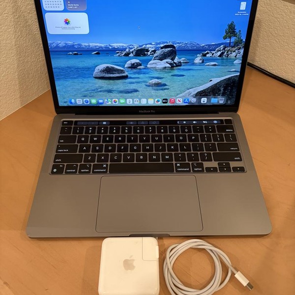 MacBook Pro 2020 - 13 inch - 1 TB, Gray, 16 GB, Apple M1