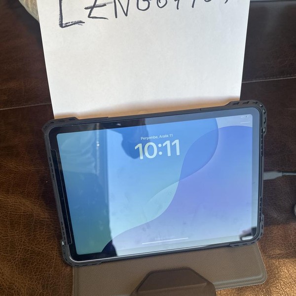 Apple iPad Air 5th Gen - Wi-Fi, 64 GB, Gray, A2588