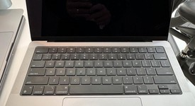 Mint
													MacBook Pro 2021 - 14" - Apple M1 Max, Gray, 1 TB, 32 GB, photo 4 of 15