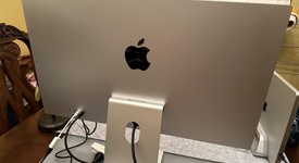 Mint
													Apple Studio Display 2022 - Standard Glass, Tilt Adjustable Stand, photo 3 of 9