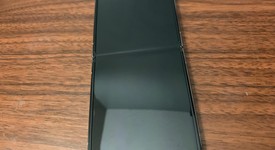 Fair
													Samsung Galaxy Z Flip4 5G - Unlocked, Custom, 256 GB, 8 GB, SM-F721U1, Bespoke Edition, photo 4 of 5