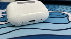 Used
													Apple AirPods Pro 2 - Lightning, photo 5 of 7