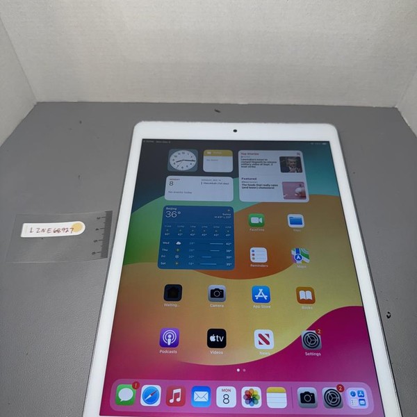 Apple iPad 7th Gen - Unlocked, 128 GB, Silver, A2200