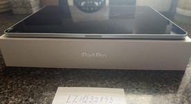 Mint
													Apple iPad Pro 12.9" 4th Gen 2020 - Unlocked, Silver, 128 GB, A2069, photo 5 of 10