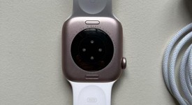 Mint
													Apple Watch Series 10 42mm - Rose Gold, A2997 - GPS, Aluminum, photo 2 of 3