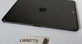 Good
													Apple iPad Air 4th Gen - Unlocked, Gray, 64 GB, A2324, photo 4 of 7