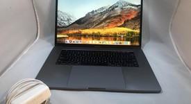 Good
													MacBook Pro 2017 (With Touch Bar) - 15" - I7, Gray, 1 TB, 16 GB, photo 2 of 15