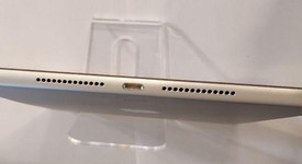 Mint
													Apple iPad 8th Gen - Unlocked, Silver, 32 GB, A2428, photo 4 of 6