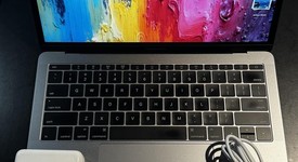 Good
													MacBook Pro 2016 (With Touch Bar) - 13" - Gray, 256 GB, 8 GB, photo 1 of 7