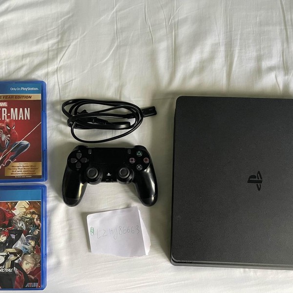 PlayStation 4 Slim - 500 GB, Black