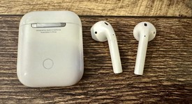 Used
													Apple AirPods 1st Gen - Lightning Case, photo 4 of 7
