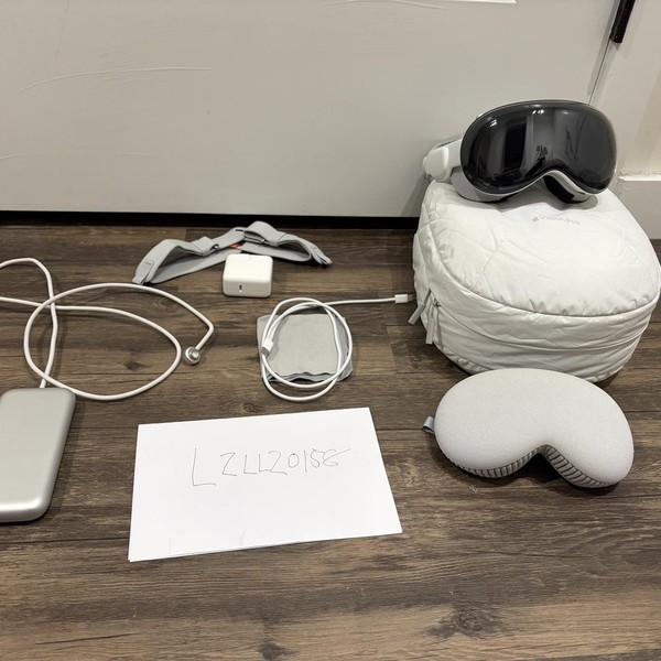 Apple Vision Pro - 256 GB