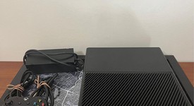 Mint
													Xbox One (2013) - Black, 500 GB, photo 1 of 5