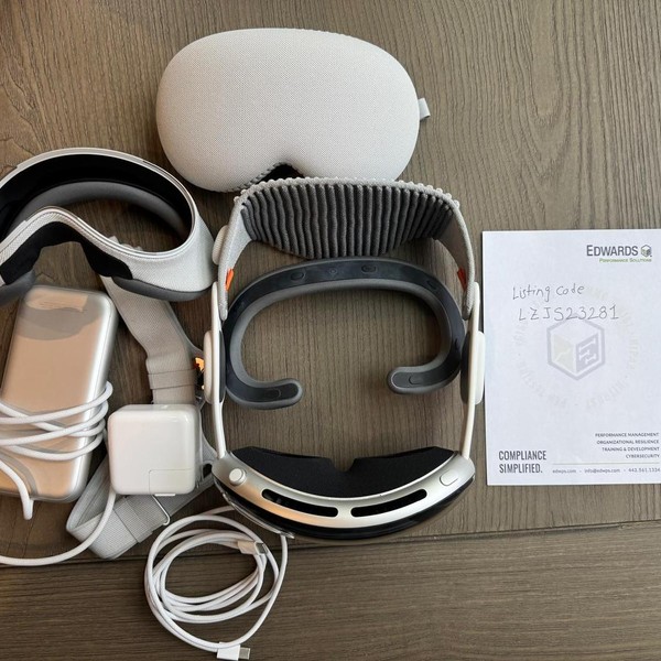 Apple Vision Pro - 256 GB