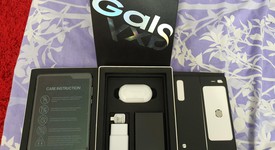 Mint
													Samsung Galaxy Fold - AT&T, Silver, 512 GB, 12 GB, SM-F900U, photo 4 of 9