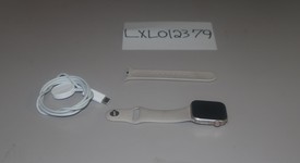 Mint
													Apple Watch SE 2nd Gen 40mm - Unlocked, Silver, A2726 - Cellular, Aluminum, photo 5 of 6