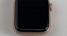 Mint
													Apple Watch SE 1st Gen 40mm - Gold, A2351 - GPS, Aluminum, photo 1 of 3