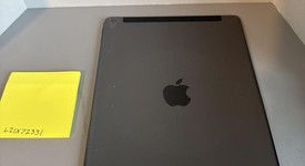 Fair
													Apple iPad 9th Gen - Unlocked, Gray, 64 GB, A2603, photo 3 of 5
