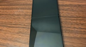 Good
													Samsung Galaxy Z Flip4 5G - Unlocked, Graphite, 256 GB, 8 GB, SM-F721U1, photo 2 of 3