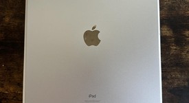 Mint
													Apple iPad Pro 12.9" 5th Gen 2021 - Wi-Fi, Silver, 128 GB, photo 1 of 14