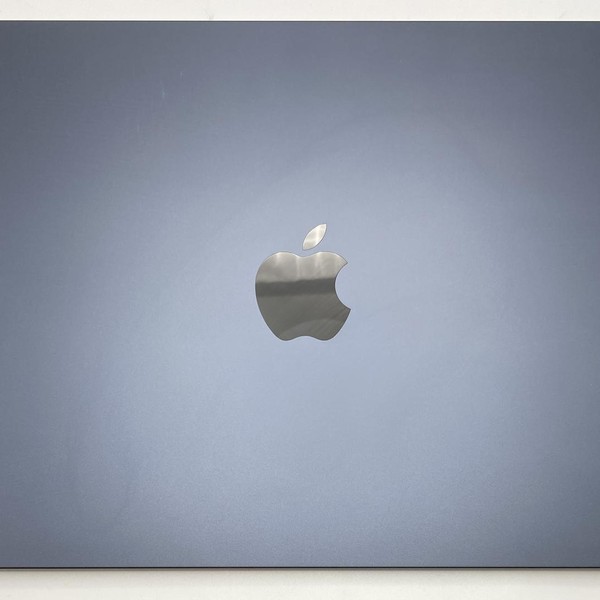 MacBook Air 2022 (M2) - 13 inch - 256 GB, Midnight, 8 GB, Apple M2