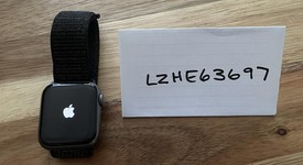 Good
													Apple Watch Series 4 40mm - Unlocked, Gray, A1975 - Cellular, Aluminum, photo 2 of 5