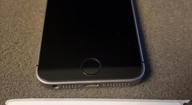Good
													Apple iPhone SE 1st Gen 2016 - Unlocked, Grey, 32 GB, A1662, photo 2 of 8