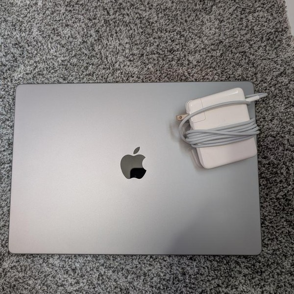 MacBook Pro 2021 - 16 inch - 512 GB, Gray, 16 GB, Apple M1 Pro 10-core