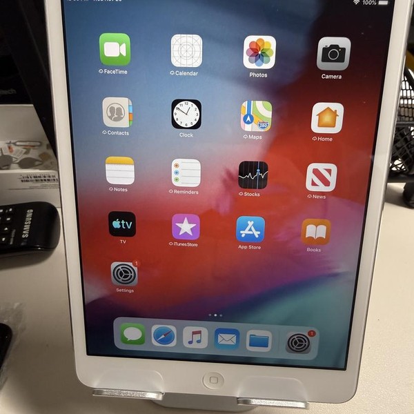 Apple iPad Mini 2 Retina - Wi-Fi, 32 GB, Silver