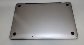 Mint
													MacBook Pro 2017 (No Touch Bar) - 13" - I5, Gray, 256 GB, 8 GB, photo 4 of 4