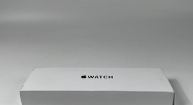 New
													Apple Watch SE 2nd Gen 40mm - Starlight, A2722 - GPS, Aluminum, photo 5 of 6