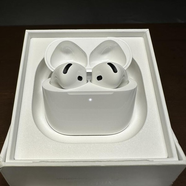 Apple AirPods (4th Gen) - Active Noise Cancellation
