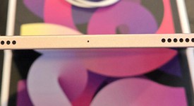 Good
													Apple iPad Air 4th Gen - Wi-Fi, Rose Gold, 64 GB, A2316, photo 3 of 6