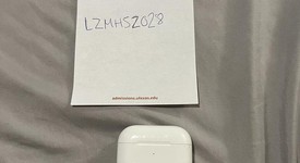 Used
													Apple AirPods Pro - Wireless Case, photo 1 of 7