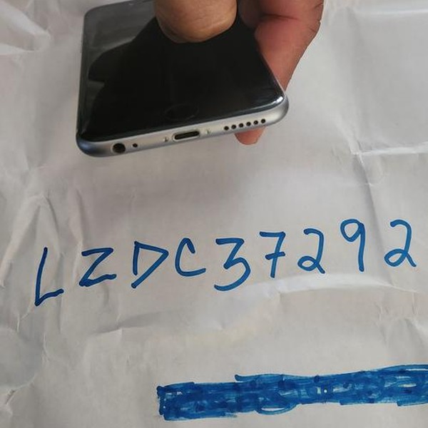 Apple iPhone 6S - Unlocked, 32 GB, Silver, A1688