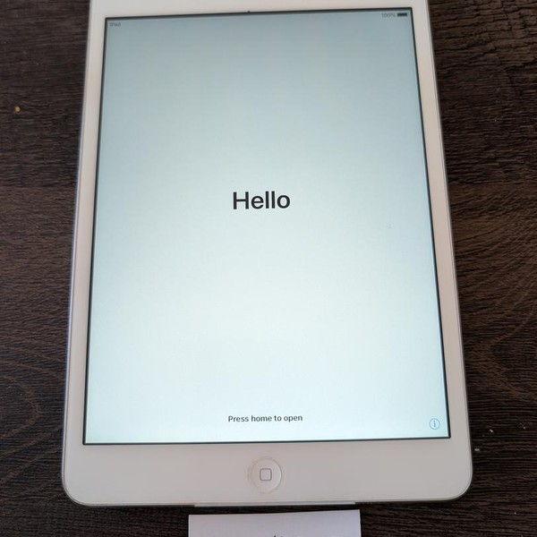 Apple iPad Mini 2 Retina - Wi-Fi, 32 GB, Silver