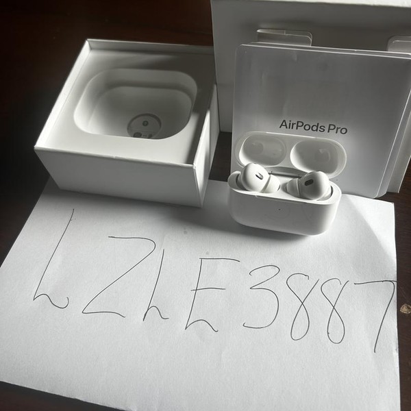 Apple AirPods Pro 2 - USB-C