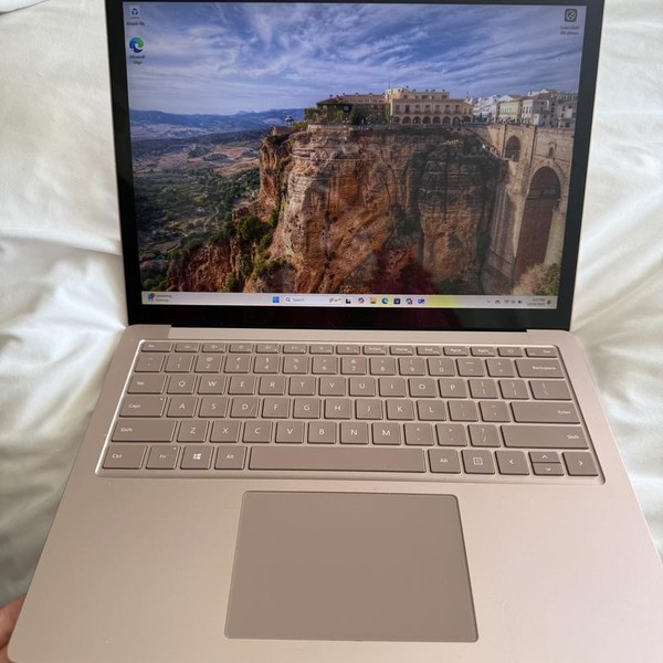 Microsoft Surface Laptop 4 - I5, Sandstone, 512 GB, 8 GB, 13.5 inch