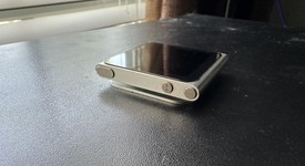 Mint
													Apple iPod Nano 6th Gen - Silver, 16 GB, photo 2 of 10