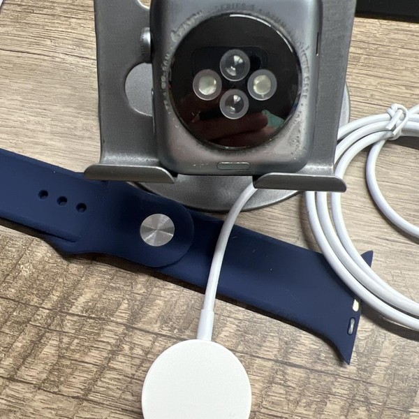 Apple Watch Series 3 42mm - Unlocked, Gray, A1861, Aluminum