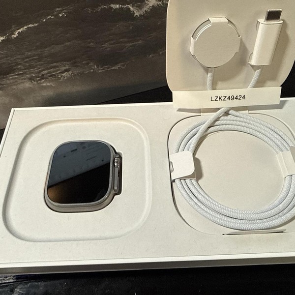 Apple Watch Ultra 49mm - Unlocked, Titanium, A2622