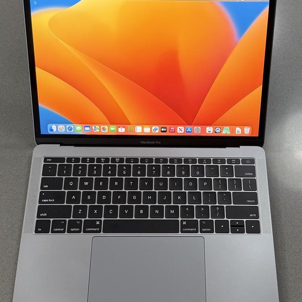 MacBook Pro 2017 (No Touch Bar) - 13 inch - I5, Gray, 128 GB, 8 GB