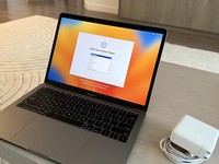 MacBook Pro 2017 (No Touch Bar) - 13"