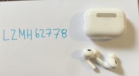 Used
													Apple AirPods Pro 2 - Lightning, photo 3 of 3