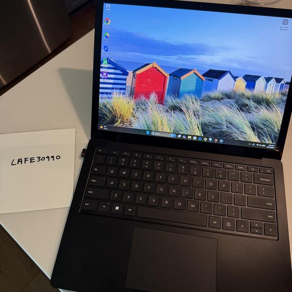Microsoft Surface Laptop 4 - 512 GB, Black, 16 GB, Intel Core i7, 13.5 inch