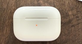 Used
													Apple AirPods Pro 2 - Lightning, photo 4 of 5