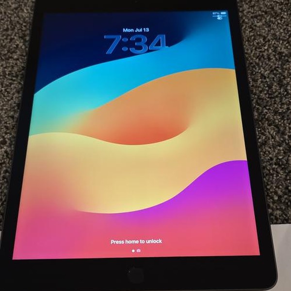 Apple iPad (8th Gen) - Wi-Fi, 32 GB, Silver, A2270