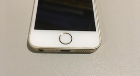 Good
													Apple iPhone SE 1st Gen 2016 - Unlocked, Gold, 32 GB, A1723, photo 3 of 12