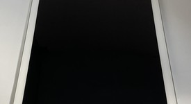 Good
													Apple iPad 6th Gen - Wi-Fi, Silver, 32 GB, A1893, photo 2 of 5