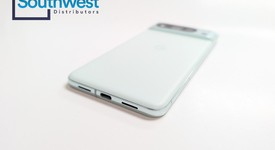 Good
													Google Pixel 8 Pro - Unlocked, Mint, 128 GB, 12 GB, G1MNW, mmWave 5G, photo 2 of 9